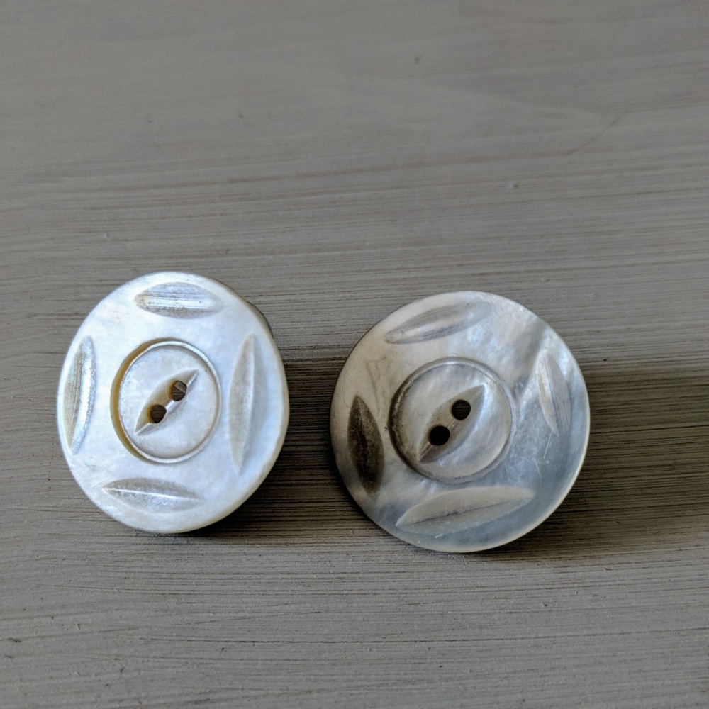 VTG MOTHER OF PEARL EARRINGS